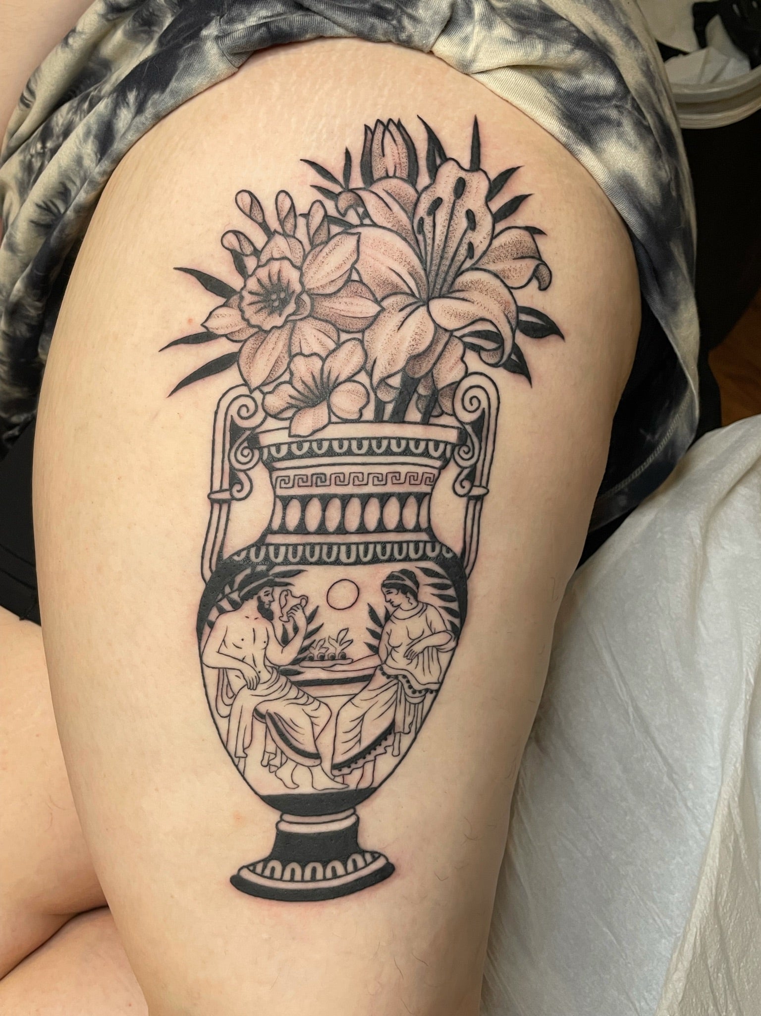 Advice I want a tattoo resembling ancient RomanGreek Pottery Should it  be in Redfigure or BlackFigure Style Examples in Comments  rtattoos